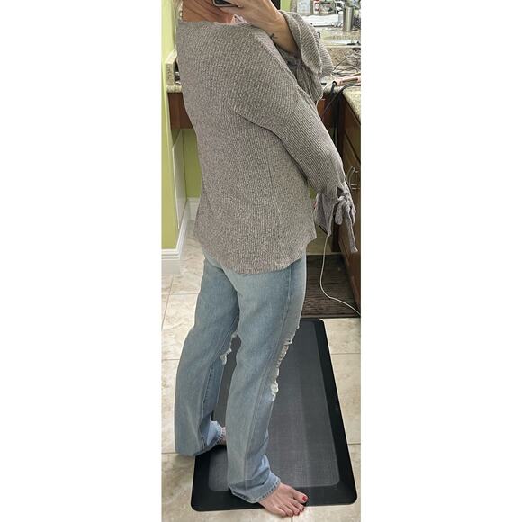 Lucky brand medium flare bell sleeves, super soft, 79% Visco 70% polyester - Picture 5 of 6